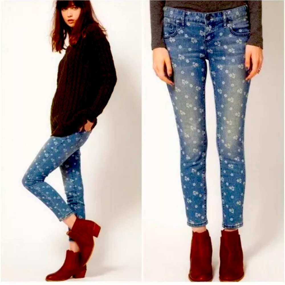 Free People Printed Ditsy Flowers crop jeans